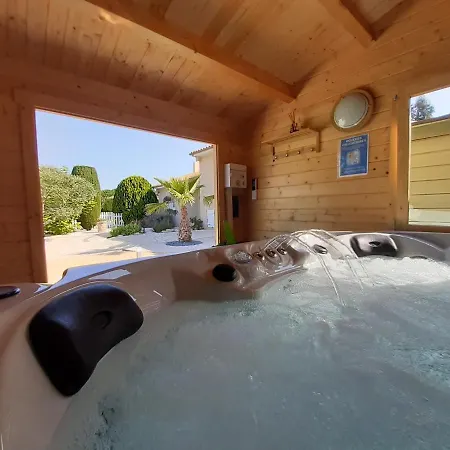 O' Bonheur De L'olivier Et 4 Etoiles Bed & Breakfast 4*